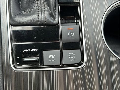 Used 2021 Toyota Sienna Platinum image 41