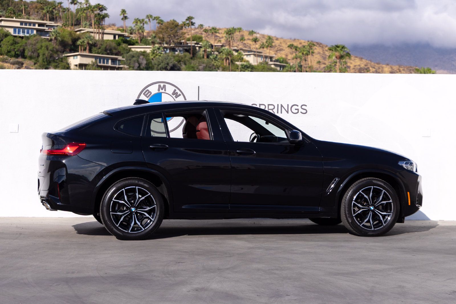 Certified 2024 BMW X4 xDrive30i w/ M Sport Package AWD/4WD image 5