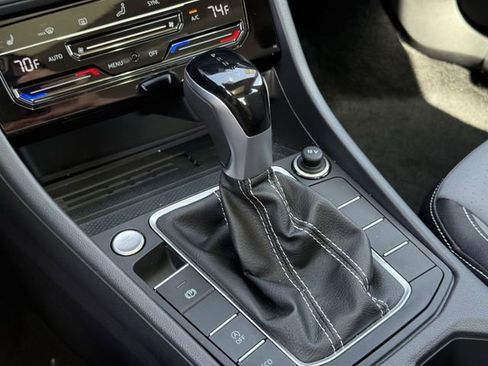 Used 2026 Volkswagen Jetta SE FWD image 20