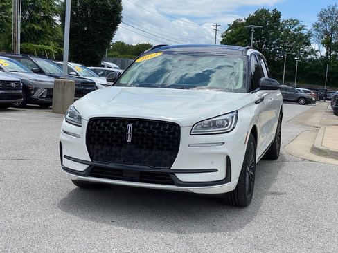 Used 2023 Lincoln Corsair Reserve w/ Equipment Group 201A AWD/4WD image 3