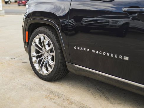 Used 2022 Jeep Grand Wagoneer Series II w/ Flexible Seating Group image 91