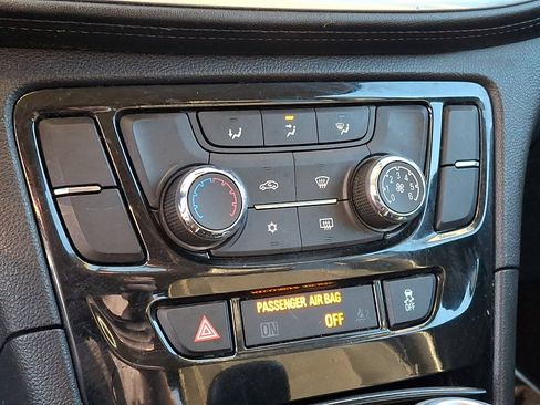 Certified 2019 Buick Encore Sport Touring AWD/4WD image 17