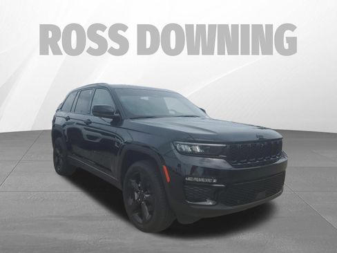 Used 2025 Jeep Grand Cherokee Limited w/ Luxury Tech Group II RWD image 3