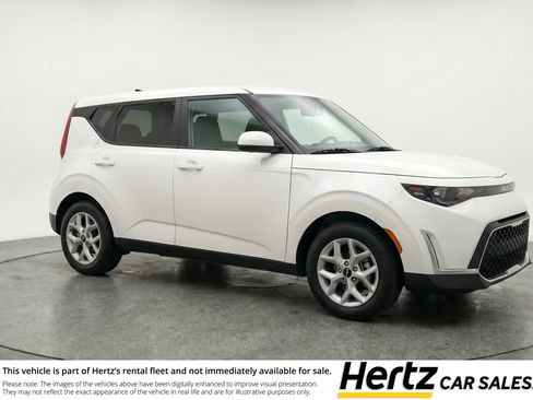 Used 2025 Kia Soul LX w/ LX Technology Package FWD image 1