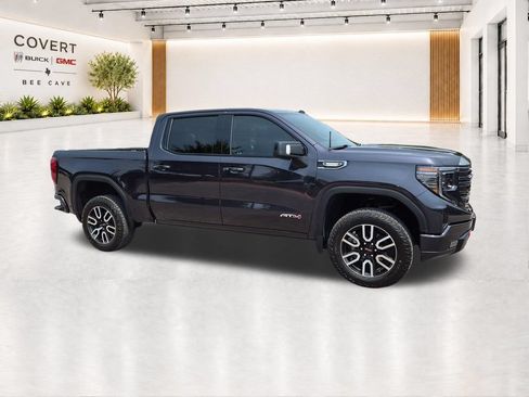 Used 2022 GMC Sierra 1500 AT4 w/ AT4 Preferred Package AWD/4WD image 17