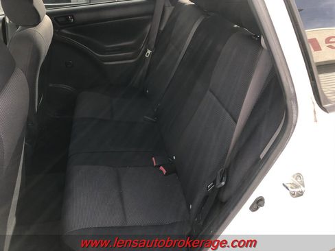 Used 2006 Pontiac Vibe w/ Preferred Package image 6