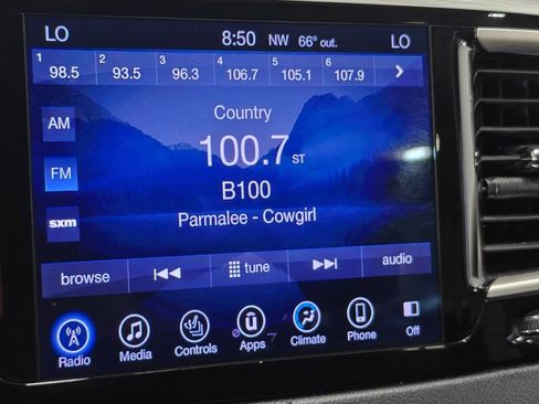 Used 2017 Chrysler Pacifica Touring-L FWD image 36