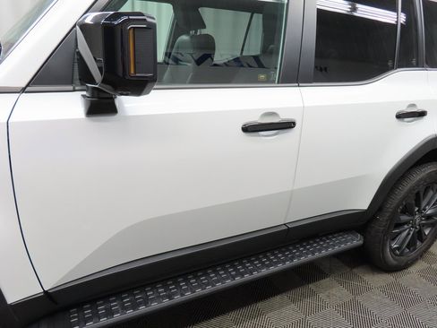 Used 2024 Toyota Land Cruiser image 43