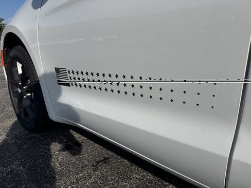 New 2027 Chrysler Pacifica Select AWD/4WD image 12