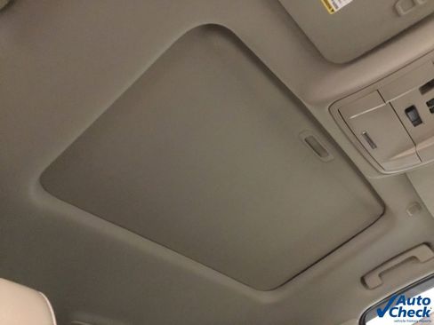 Used 2015 GMC Sierra 2500 SLT w/ Suspension Package, Off-Road image 45