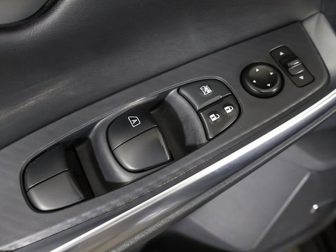 Used 2023 Nissan Sentra SR w/ SR Premium Package image 38