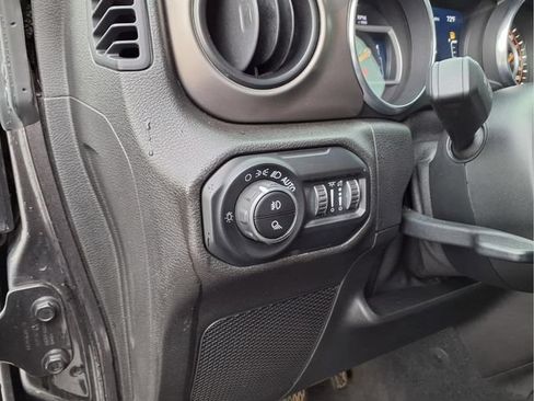 Used 2020 Jeep Gladiator Sport w/ Quick Order Package 24S AWD/4WD image 16