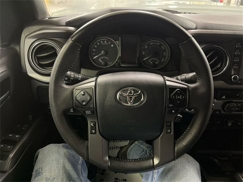 Used 2023 Toyota Tacoma TRD Sport image 14