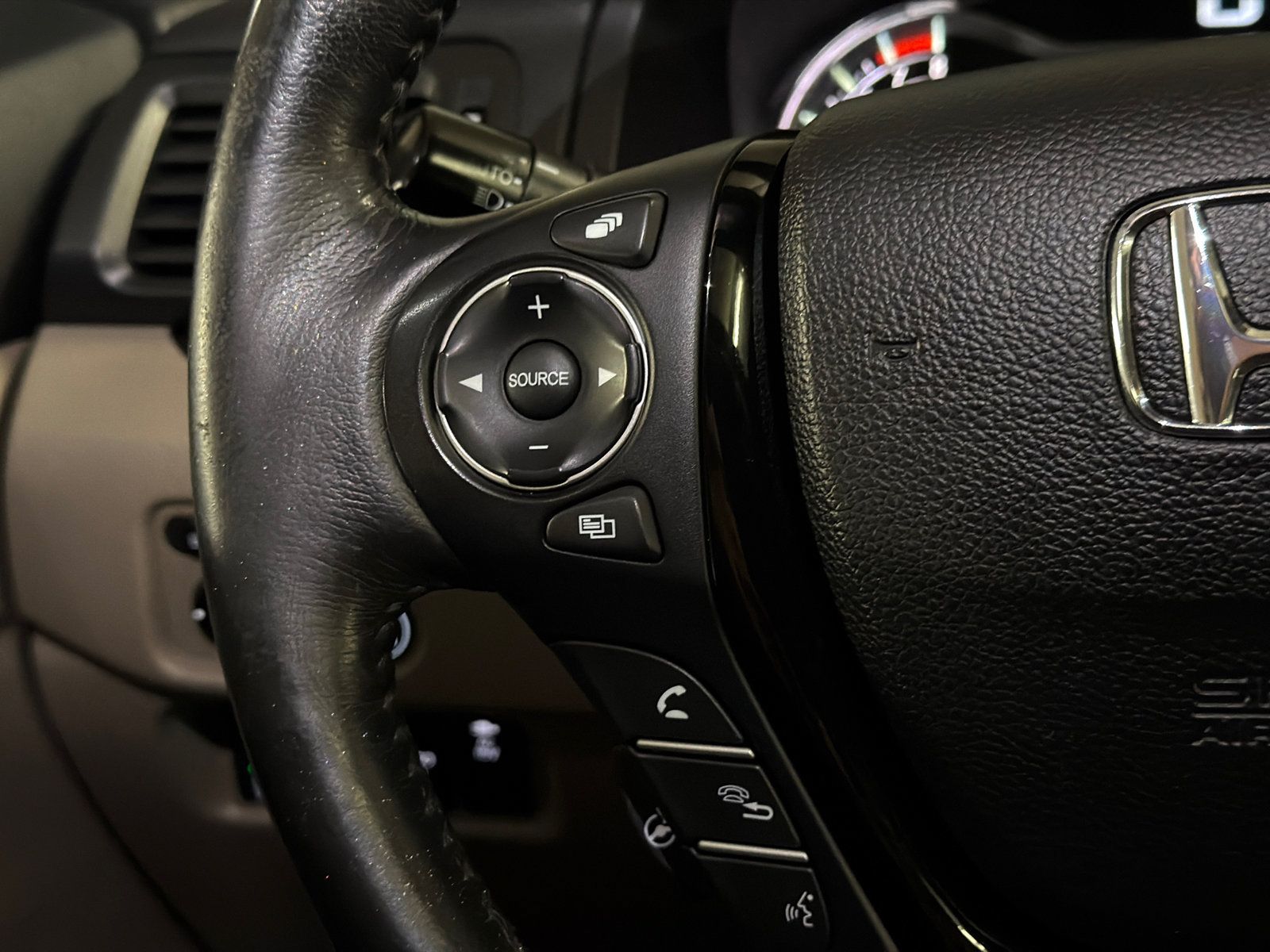 Used 2018 Honda Ridgeline RTL-E image 23