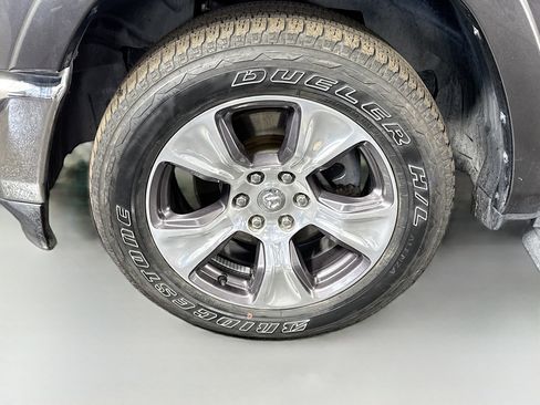 Used 2019 RAM 1500 Laramie image 38