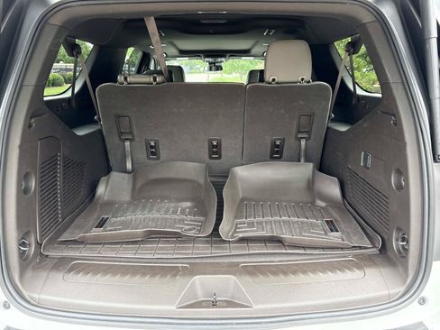 Used 2023 GMC Yukon XL SLT AWD/4WD image 33