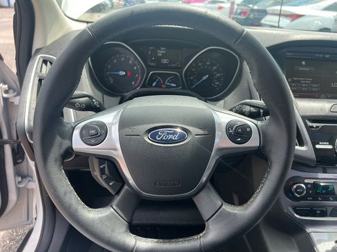 Used 2014 Ford Focus Titanium FWD image 17