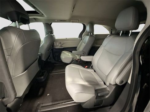 Certified 2024 Toyota Sienna XLE image 19