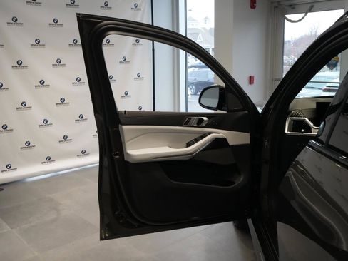 New 2026 BMW X5 xDrive40i w/ M Sport Package image 28