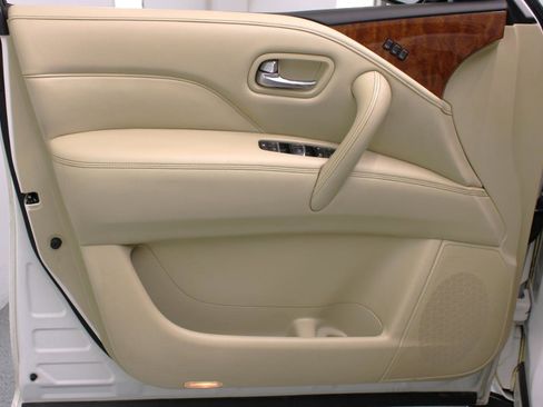 Used 2019 INFINITI QX80 Luxe w/ All-Season Package image 36