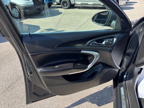 Used 2016 Buick Regal image 9