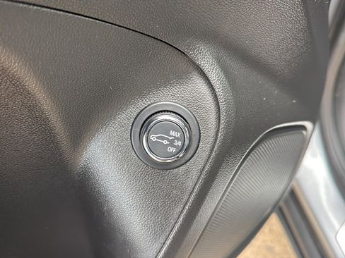 Used 2023 Buick Encore GX Select image 18