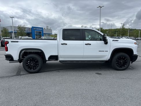 New 2026 Chevrolet Silverado 3500 LT w/ Trail Boss Package AWD/4WD image 8