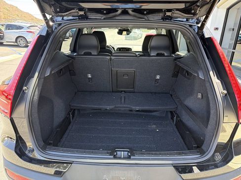 Used 2020 Volvo XC40 T5 Momentum AWD/4WD image 37