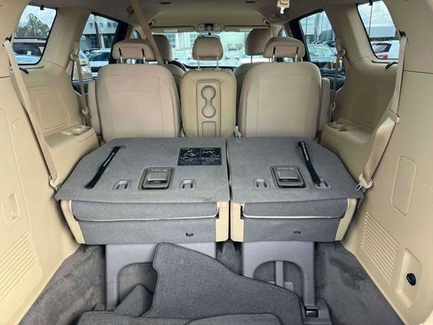 Used 2016 Kia Sedona LX w/ Option Group 020 image 9