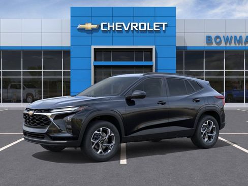 New 2026 Chevrolet Trax LT w/ Sunroof Package FWD image 2