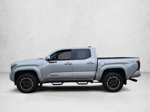 Used 2024 Toyota Tacoma TRD Sport AWD/4WD image 8