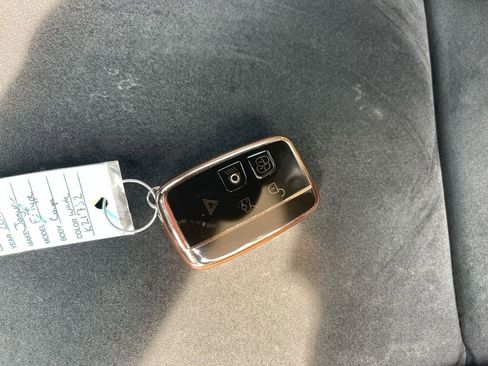 Used 2015 Jaguar F-TYPE Base image 35