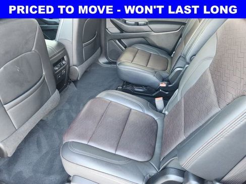 Used 2022 Chevrolet Traverse High Country AWD/4WD image 33