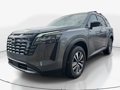 New 2026 Nissan Pathfinder SL image 5