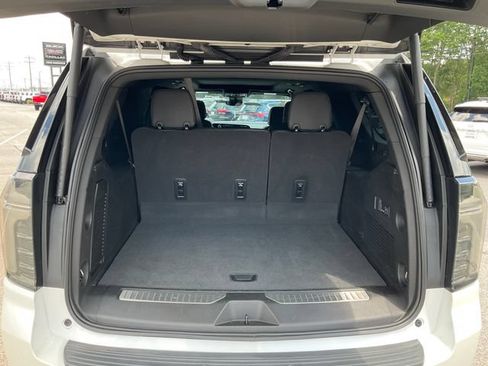 Used 2025 Chevrolet Suburban High Country AWD/4WD image 20