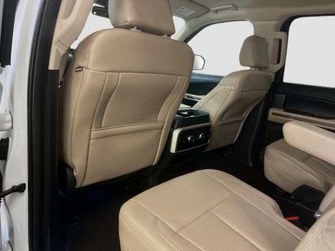 Used 2024 Ford Expedition Max XLT image 28
