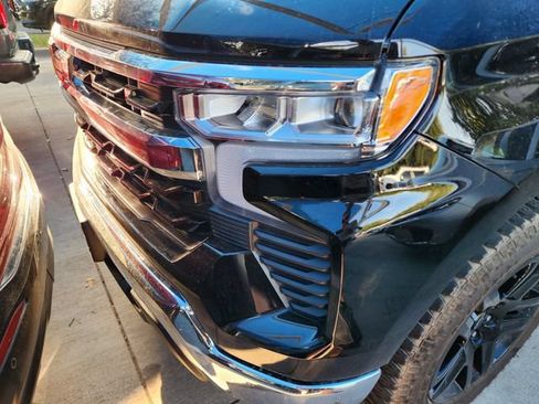 Used 2025 Chevrolet Silverado 1500 LT w/ Convenience Package II RWD image 6