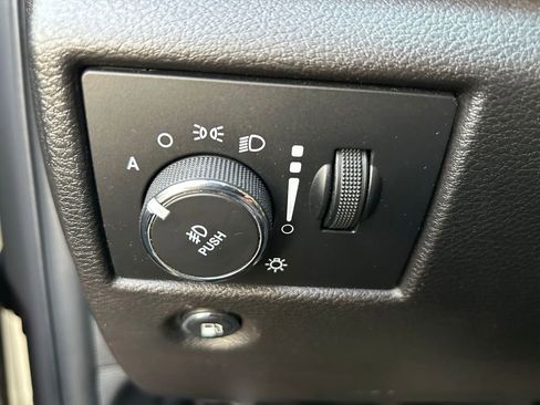 Used 2020 Jeep Grand Cherokee Altitude RWD image 19