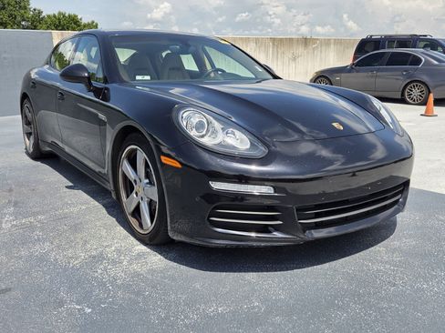 Used 2016 Porsche Panamera 4 AWD/4WD image 7