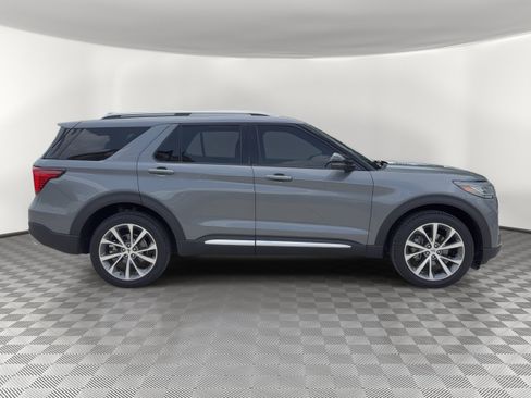Used 2025 Ford Explorer Platinum w/ Ultimate Package AWD/4WD image 8