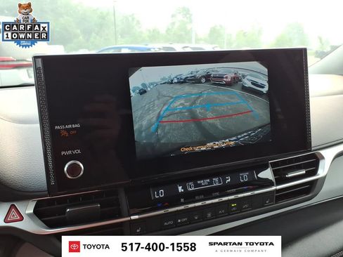 Used 2026 Toyota Sienna XLE FWD image 23