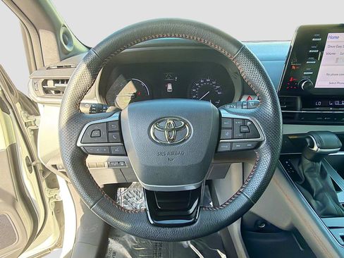 Used 2021 Toyota Sienna XSE image 37