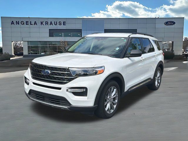 Used 2020 Ford Explorer XLT w/ Equipment Group 202A RWD image 3