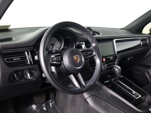 Certified 2023 Porsche Macan S AWD/4WD image 4