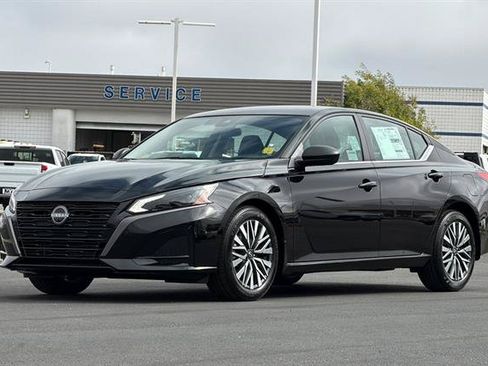 New 2026 Nissan Altima 2.5 SV FWD image 8