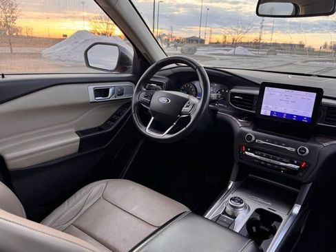 Used 2020 Ford Explorer Limited w/ Class III Trailer Tow Package image 13