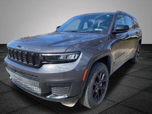 Used 2024 Jeep Grand Cherokee L Altitude image 9