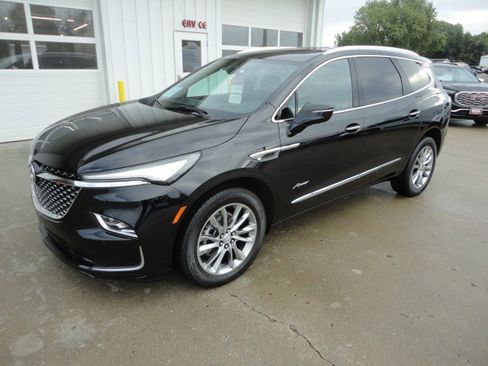 Used 2024 Buick Enclave Avenir w/ Avenir Technology Package image 25