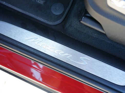 Used 2017 Porsche Macan S image 18