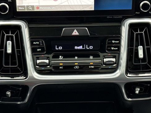 Used 2023 Kia Sorento SX AWD/4WD image 16